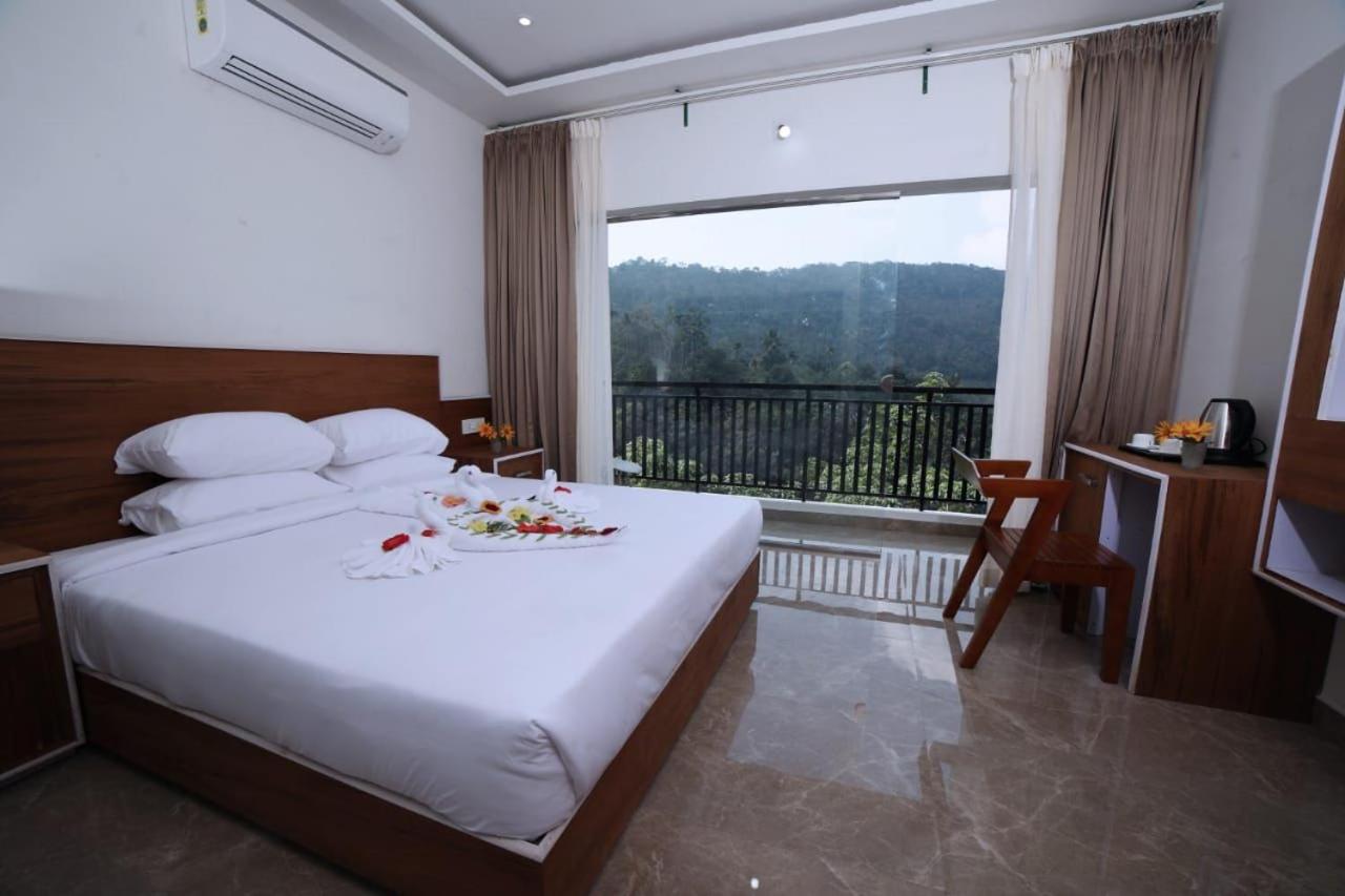 Servosonic Hotels And Resorts Канур Екстериор снимка