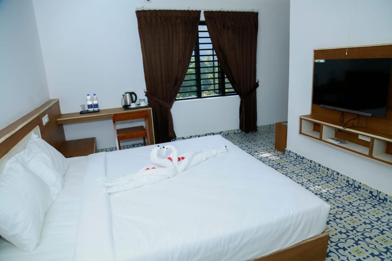 Servosonic Hotels And Resorts Канур Екстериор снимка