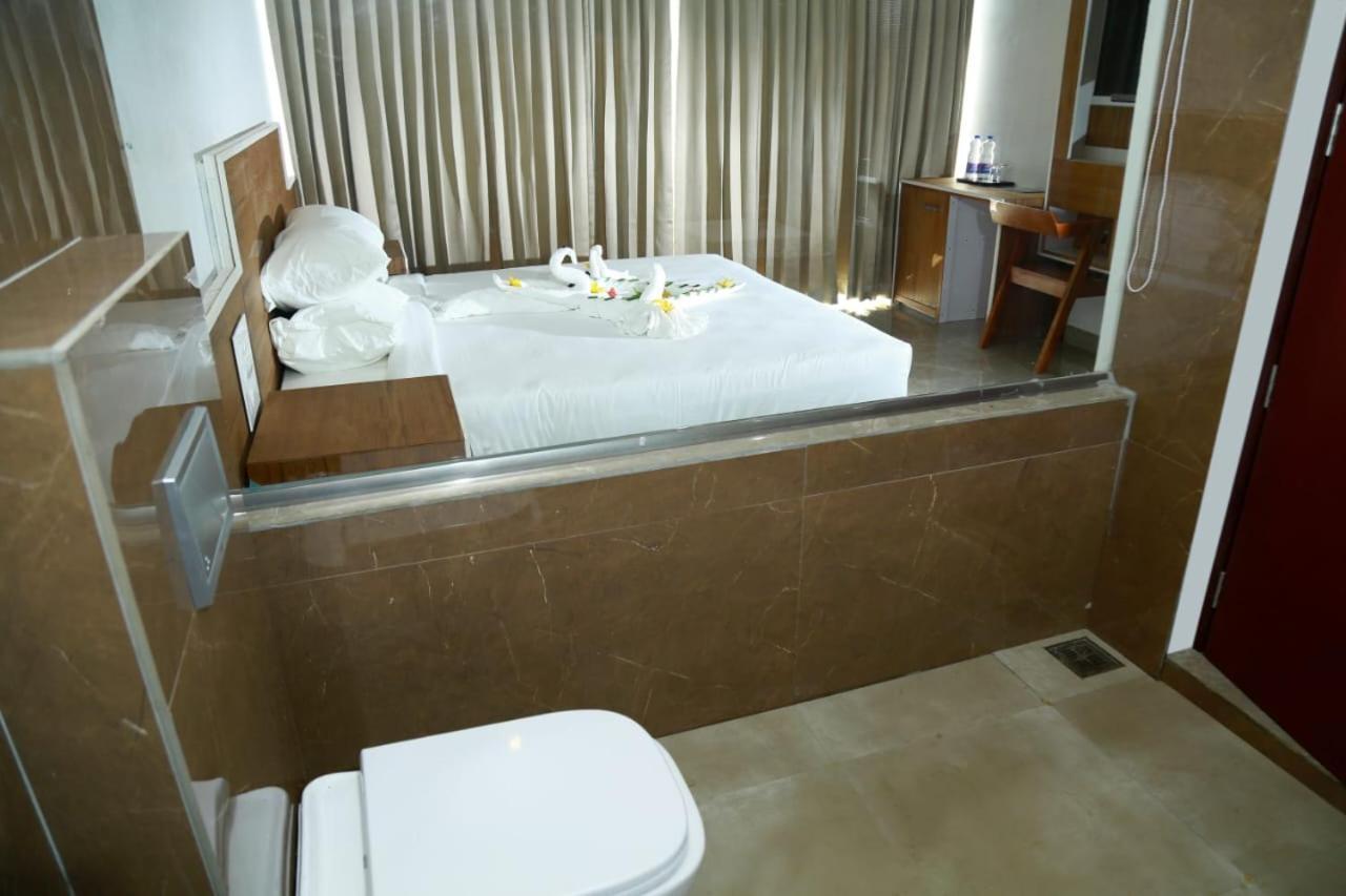 Servosonic Hotels And Resorts Канур Екстериор снимка