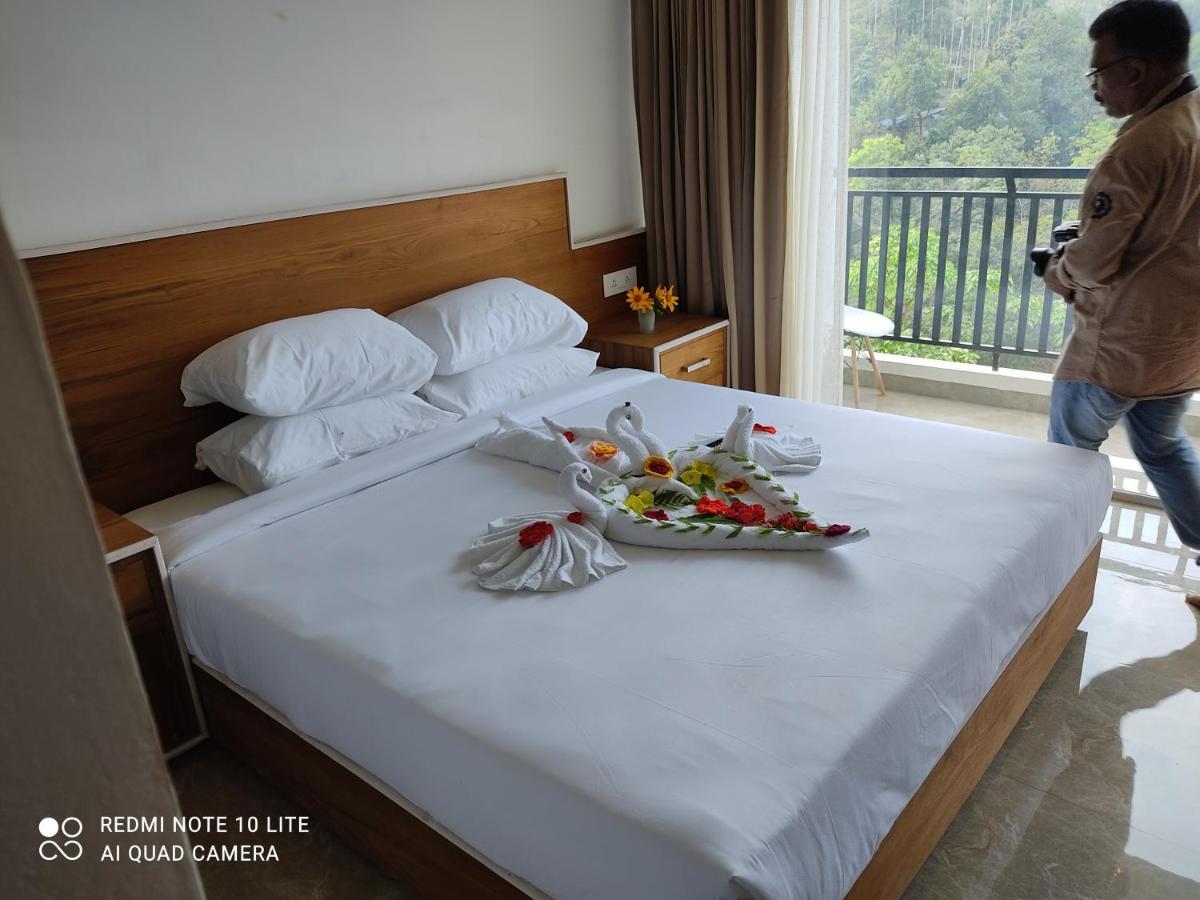 Servosonic Hotels And Resorts Канур Екстериор снимка
